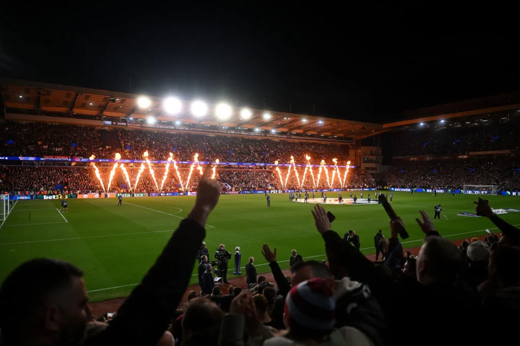 suasana Bologna vs Aston Villa liga europa stadion penuh atmosfer pertandingan