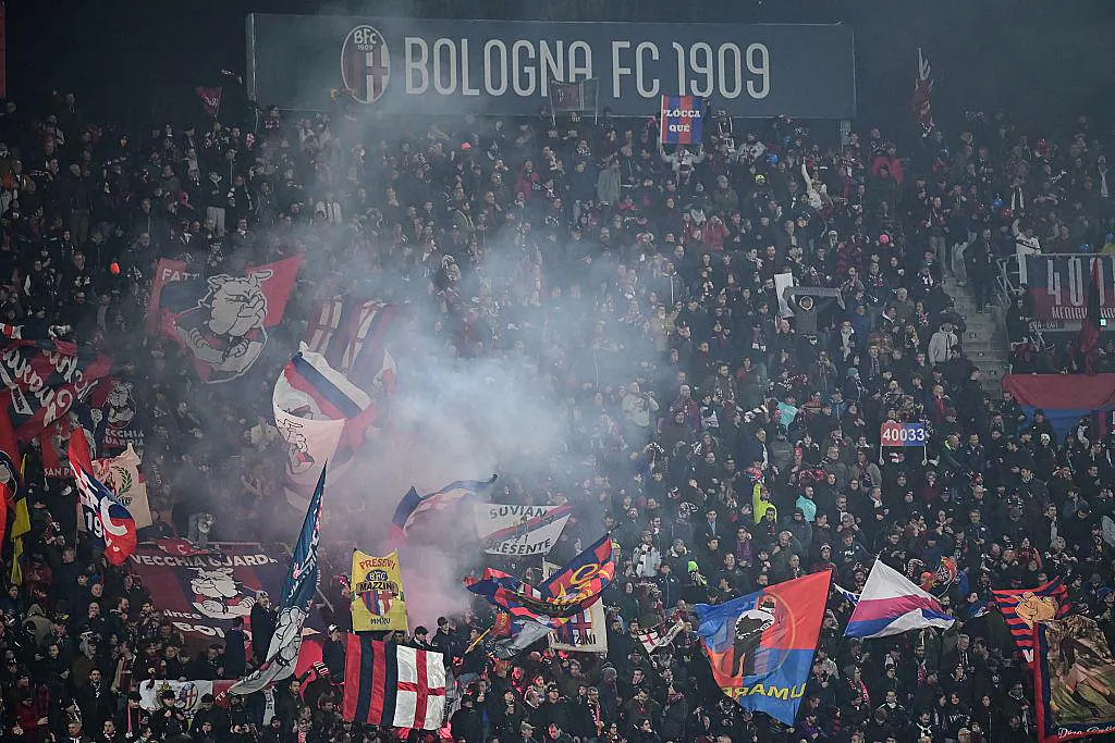 tekanan pertandingan Bologna vs Aston Villa liga europa atmosfer stadion